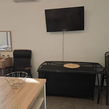 Flora By Guide Apartman Pula