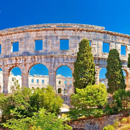 Flora By Guide Apartman Pula